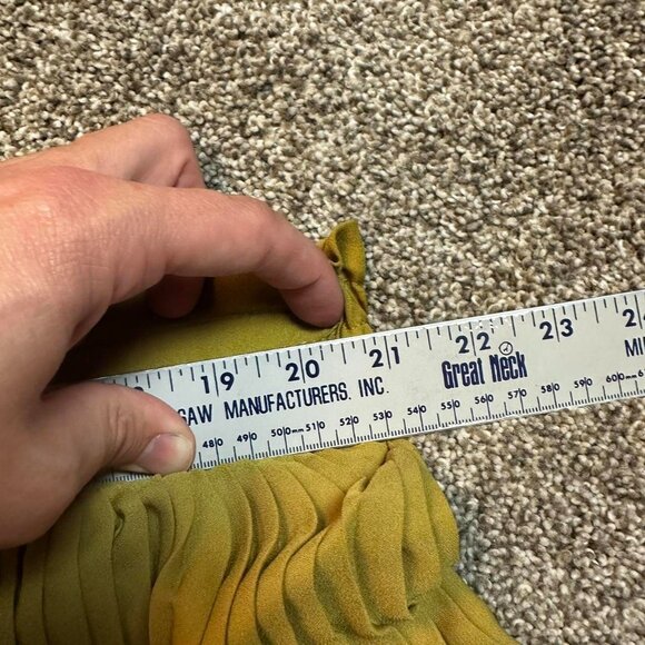 Zara‎ Pleated Olive Green Dressy shorts - Picture 5 of 5